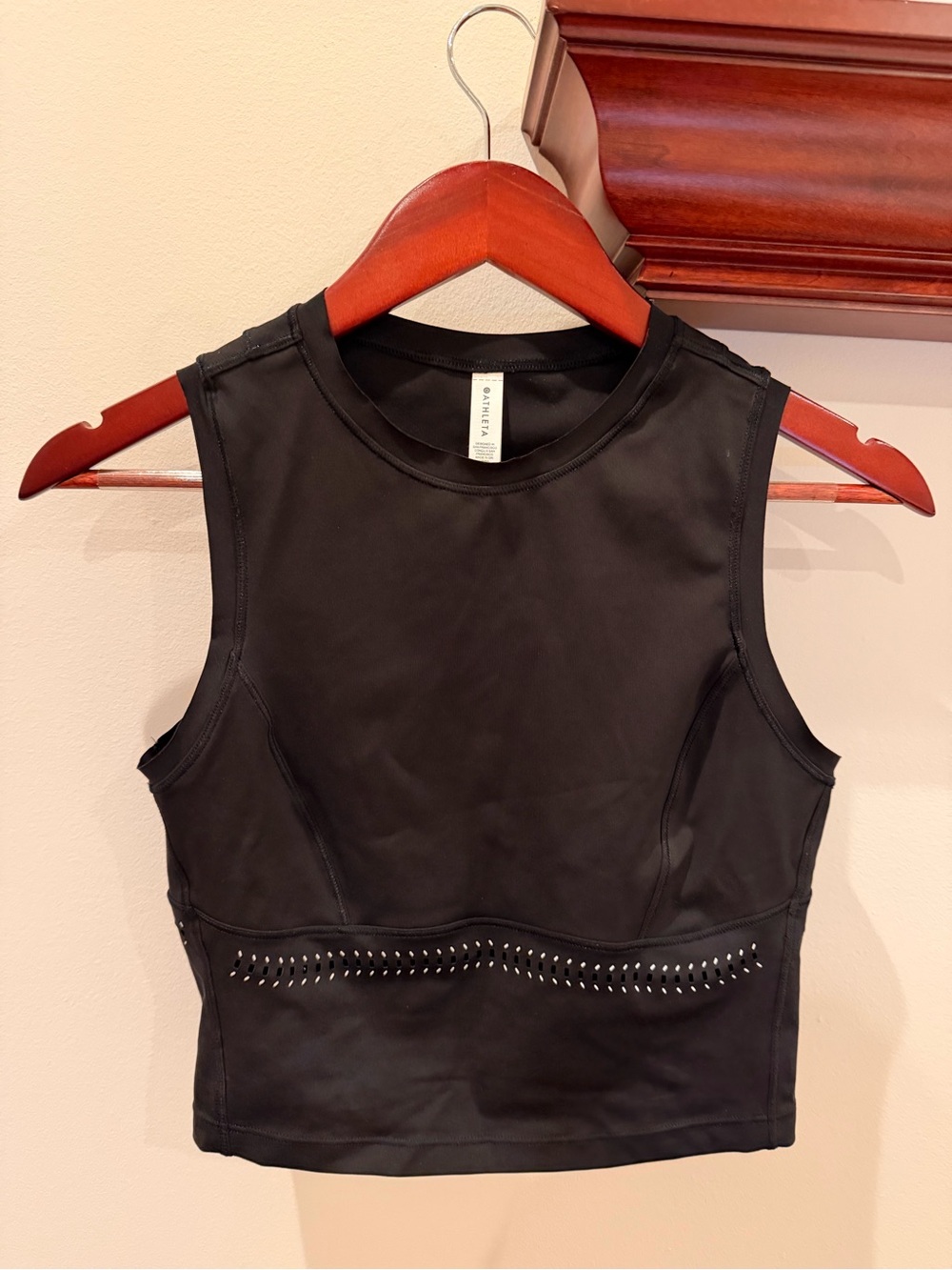 Athleta Black Sleeveless workout yoga running muscle tank crop Top size S